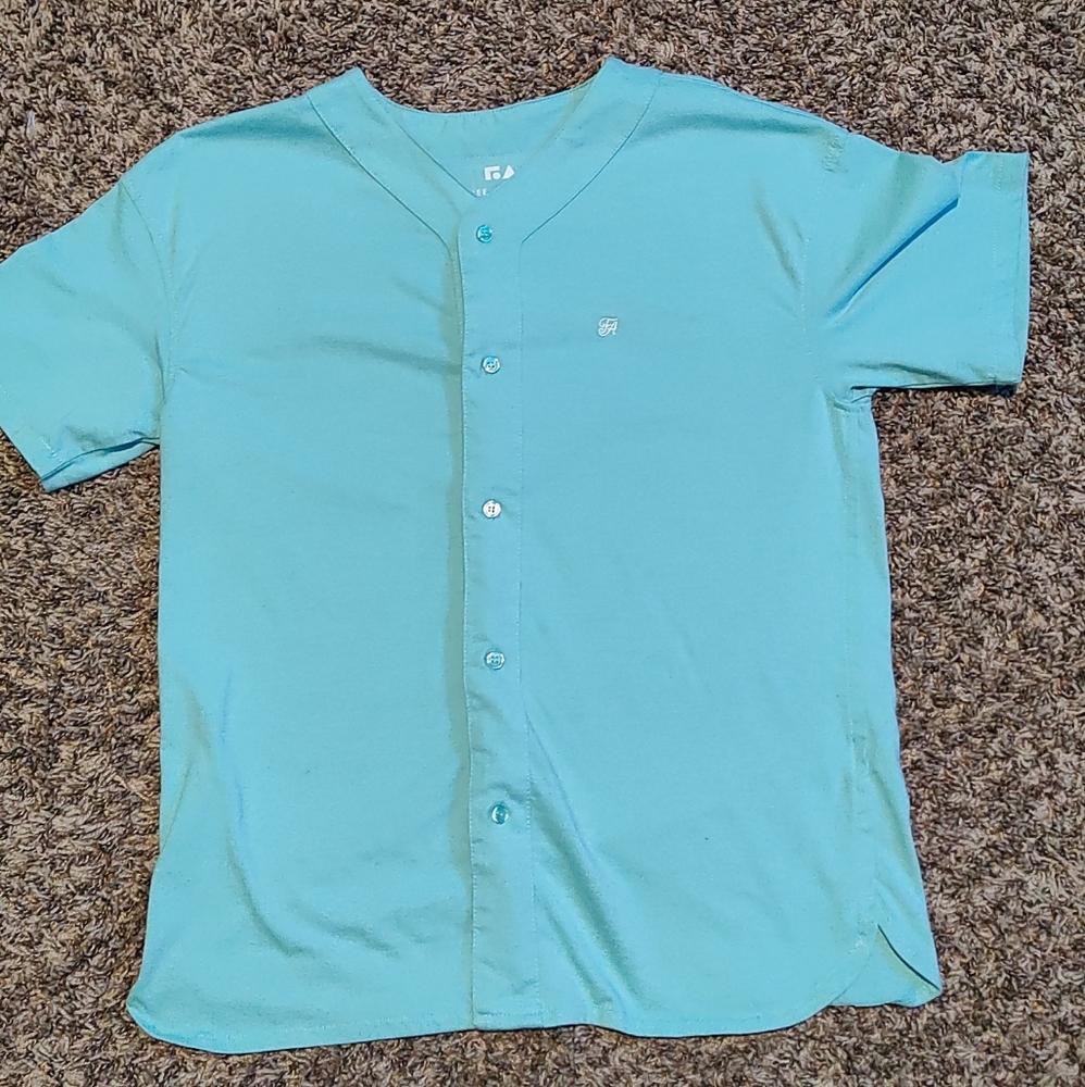 Free assembly button up